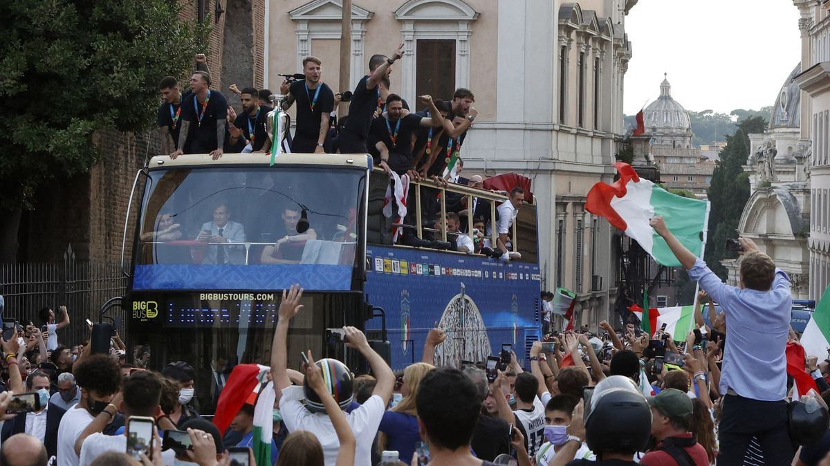 Fotbalové Euro přineslo Itálii radost, oslavy ale zvýšily počet nakažených